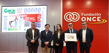 Foto de familia de la presentación del cupón dedicado a Fundación ONCE