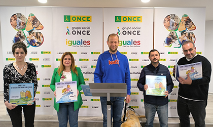 Presentación de los libros en braille que Cadasa a donado a la ONCE de Asturias
