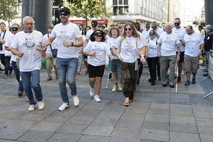 Momento de la salida de la carrera con sus participantes