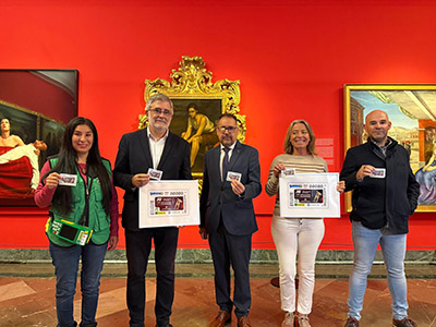 Foto de familia de la presentación del cupón