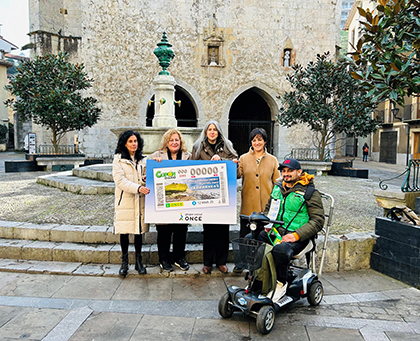 Foto de la presentación del cupón dedicado al Geoparque Mundial UNESCO de la Costa Vasca