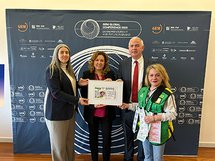 Foto de familia de la presentación del cupón dedicado a la Conferencia GEM Global 2025 en Bilbao