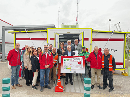 Foto de familia de la presentación del cupón de la ONCE dedicado al Día Internacional del Voluntariado